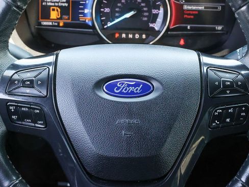 Used 2018 Ford Explorer XLT w/ Equipment Group 202A AWD/4WD image 34