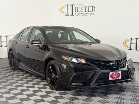 Used 2021 Toyota Camry SE AWD/4WD image 2