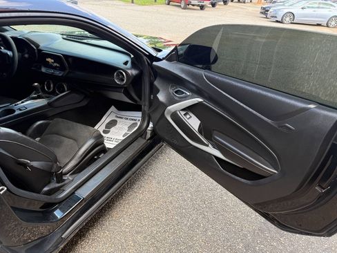 Used 2018 Chevrolet Camaro SS RWD image 16