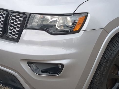 Certified 2020 Jeep Grand Cherokee Altitude AWD/4WD image 11