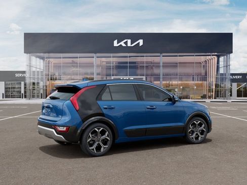 New 2026 Kia Niro SX Touring FWD image 7