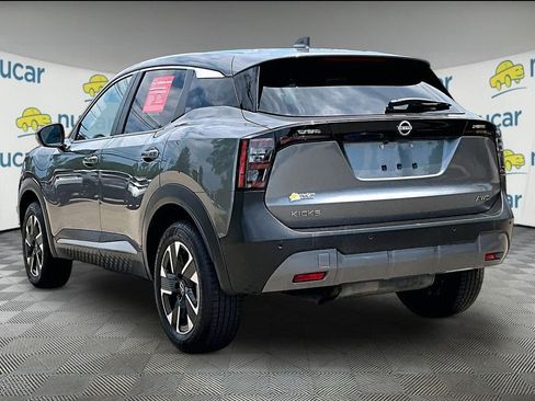 Used 2025 Nissan Kicks SV AWD/4WD image 4
