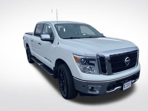 Used 2018 Nissan Titan SL image 7