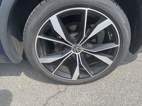 Used 2024 Volkswagen Tiguan SEL R-Line image 22