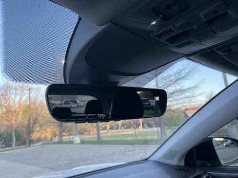 Certified 2025 Volkswagen Taos SE image 25