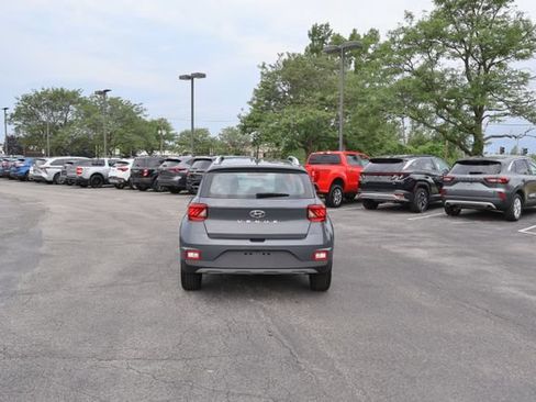 Used 2023 Hyundai Venue SEL w/ Cargo Package FWD image 6