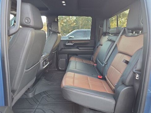 Used 2024 Chevrolet Silverado 3500 High Country w/ Technology Package image 16