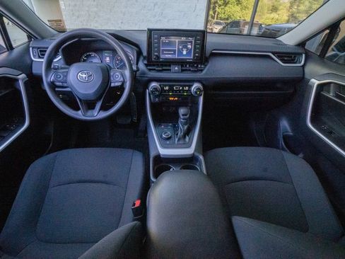 Used 2021 Toyota RAV4 LE AWD/4WD image 19