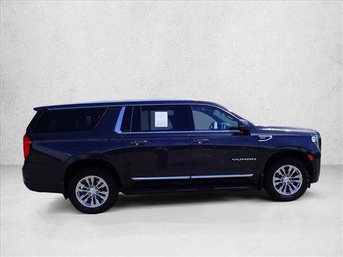 Used 2023 GMC Yukon XL SLT w/ SLT Luxury Package AWD/4WD image 5