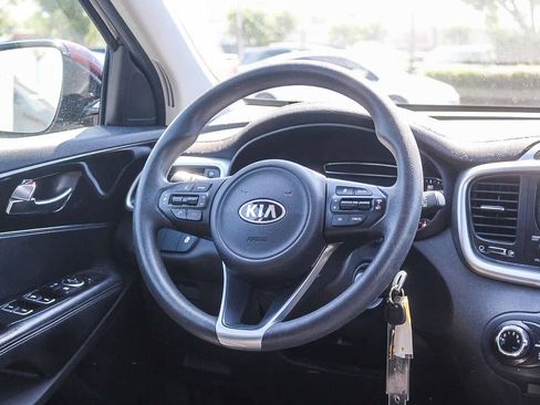 Used 2017 Kia Sorento LX image 22