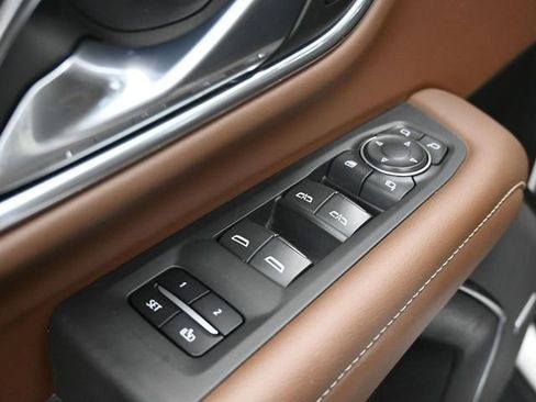 Used 2023 Chevrolet Tahoe High Country image 12