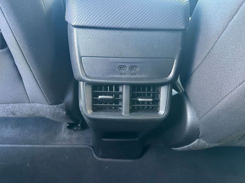 Used 2025 Chevrolet Equinox LT image 23