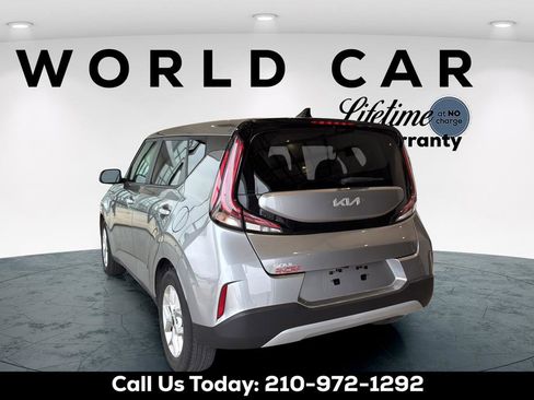 Used 2023 Kia Soul LX w/ LX Technology Package FWD image 13