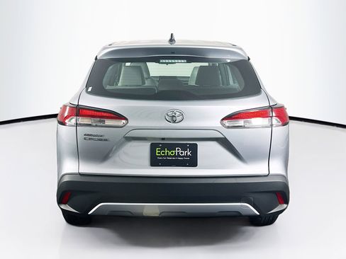 Used 2024 Toyota Corolla Cross L image 7