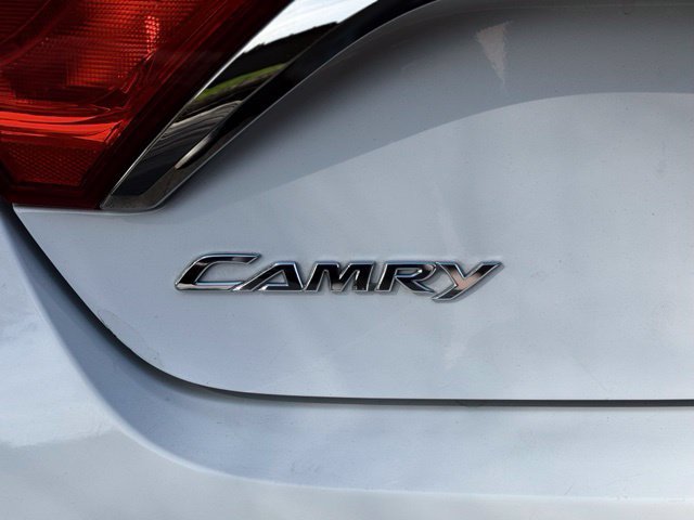Used 2016 Toyota Camry SE FWD image 36