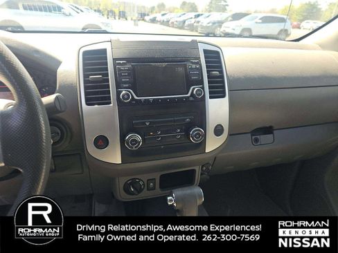 Used 2018 Nissan Frontier SV AWD/4WD image 9