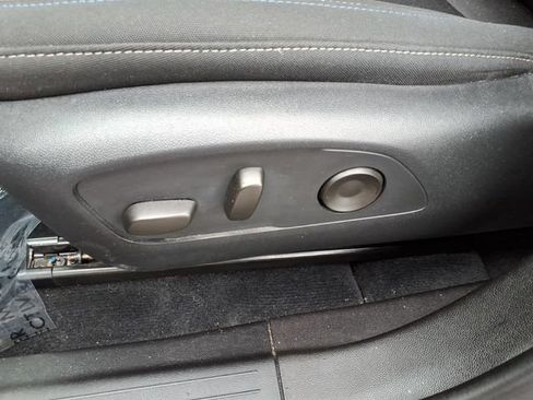 Used 2025 Chevrolet Equinox EV LT w/ Comfort Package FWD image 17