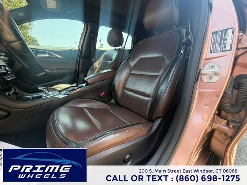 Used 2017 INFINITI QX30 Premium w/ Navigation Package AWD/4WD image 10