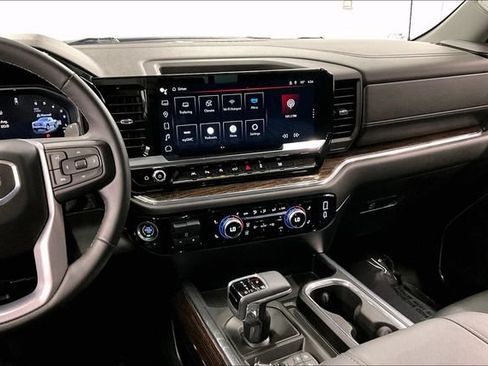 Used 2024 GMC Sierra 1500 Elevation w/ Elevation Premium Package AWD/4WD image 7