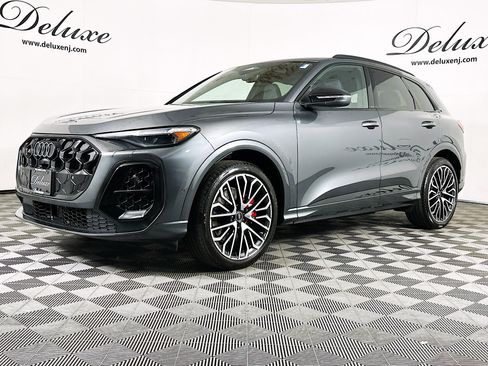 Used 2025 Audi SQ5 Premium Plus w/ Premium Plus Package AWD/4WD image 3