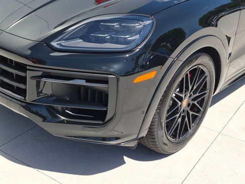 New 2026 Porsche Cayenne GTS AWD/4WD image 13