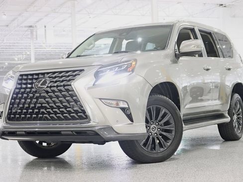 Used 2023 Lexus GX 460 Premium w/ Accessory Package AWD/4WD image 6