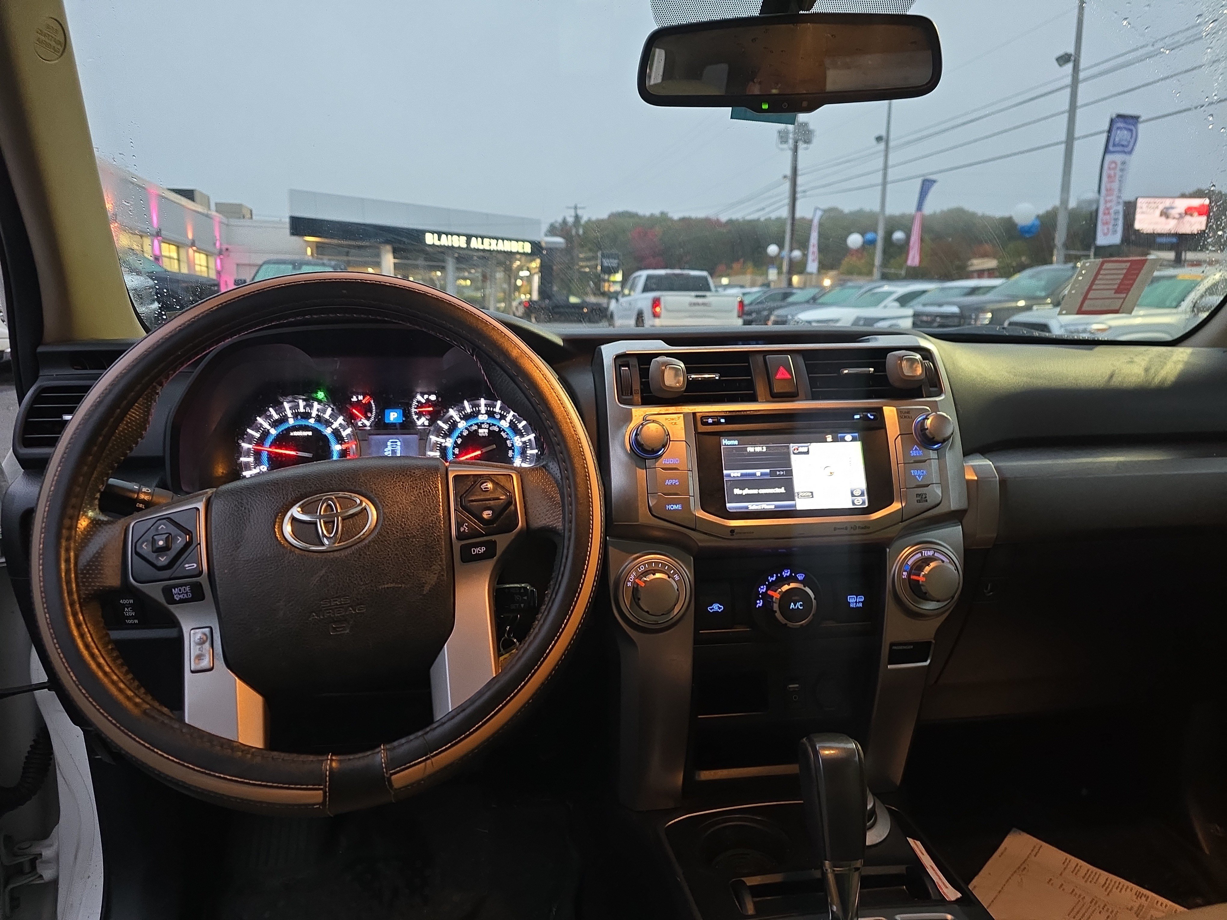 Used 2018 Toyota 4Runner SR5 Premium AWD/4WD image 17