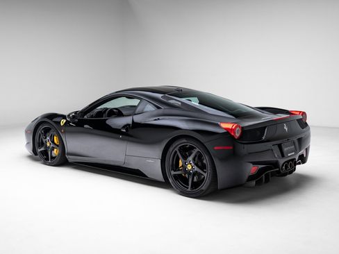 Used 2010 Ferrari 458 Italia Coupe image 26