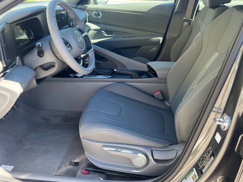 Used 2026 Hyundai Elantra Sport FWD image 9