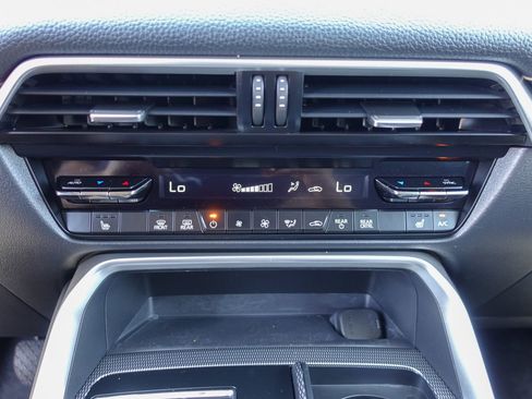 Certified 2024 MAZDA CX-90 Plug-In Hybrid w/ Preferred AWD/4WD image 23