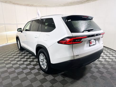 Certified 2025 Toyota Grand Highlander FWD image 5