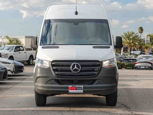 Used 2020 Mercedes-Benz Sprinter 2500 image 2
