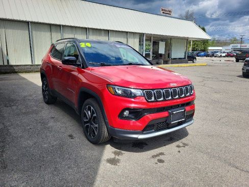 Used 2024 Jeep Compass Limited AWD/4WD image 5