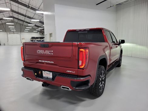 Used 2021 GMC Sierra 1500 AT4 w/ Technology Package AWD/4WD image 4