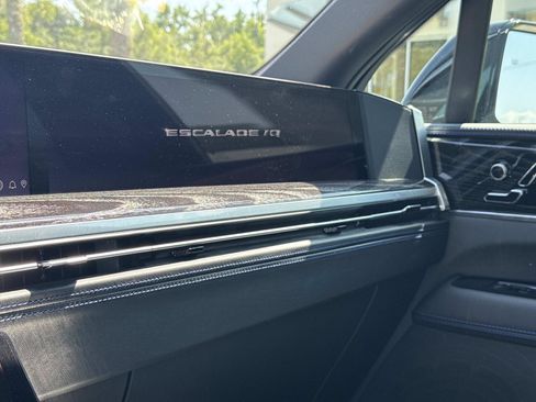 Used 2026 Cadillac Escalade IQ Luxury 1 w/ LPO, Floor Liner Package AWD/4WD image 25