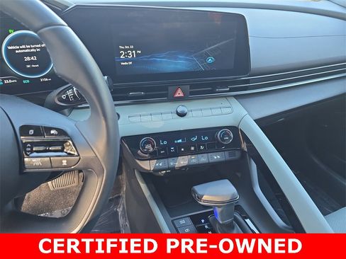 Certified 2025 Hyundai Elantra Limited image 20