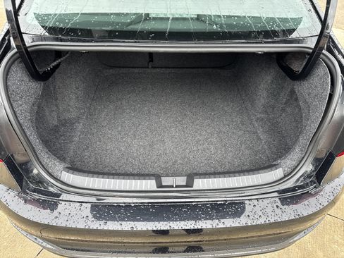 Used 2024 Volkswagen Jetta SE image 38