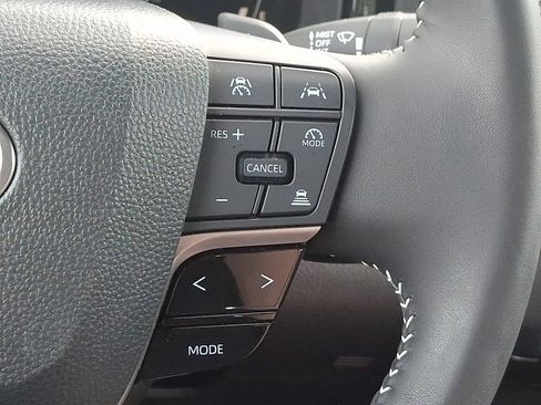 Used 2025 Toyota Camry SE FWD image 21