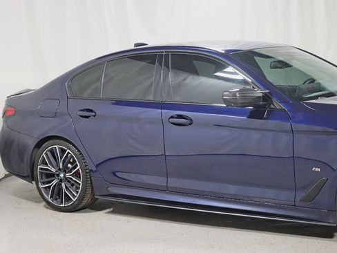 Used 2022 BMW M550i xDrive image 3