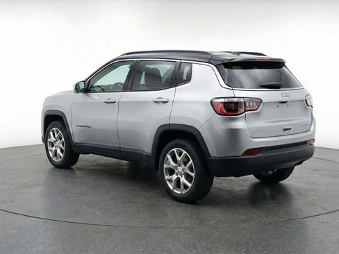 Used 2025 Jeep Compass Limited AWD/4WD image 6