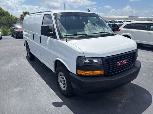 Used 2025 GMC Savana 2500 w/ Driver Convenience Package RWD image 3