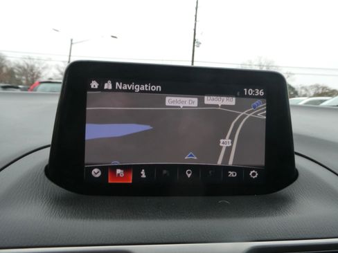 Used 2017 MAZDA MAZDA3 Sport image 20