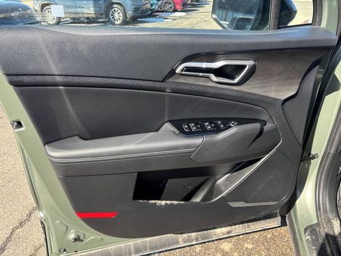 Used 2025 Kia Sportage X-Line image 11