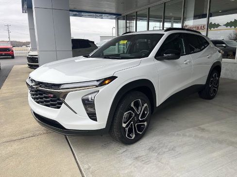 New 2026 Chevrolet Trax RS image 1