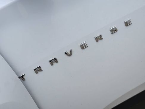 Used 2021 Chevrolet Traverse LT w/ LT Premium Package FWD image 10