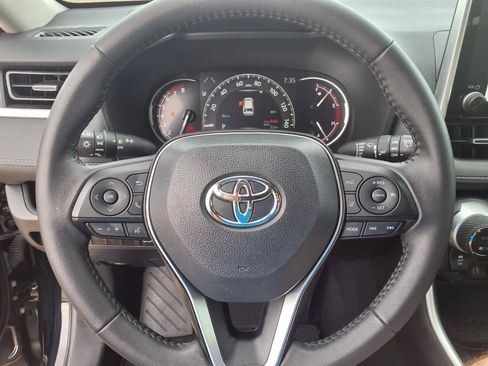 Used 2025 Toyota RAV4 XLE Premium FWD image 22