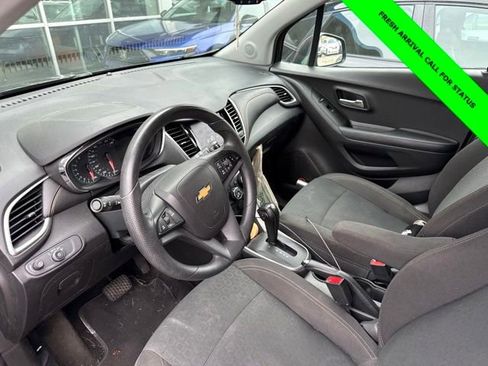 Used 2021 Chevrolet Trax LS w/ Tint and Cruise Package FWD image 12
