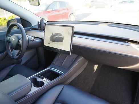 Used 2022 Tesla Model Y Performance image 19