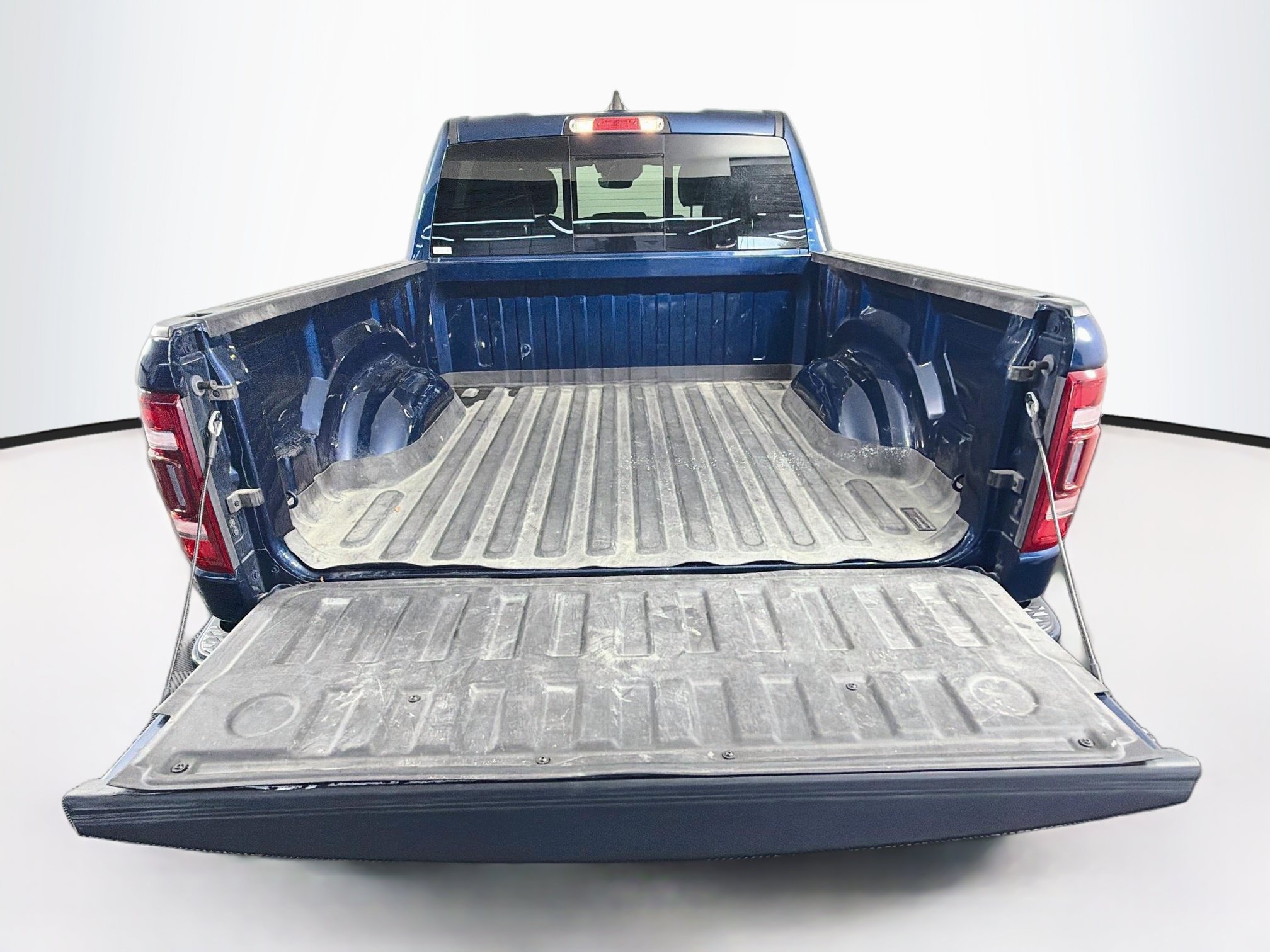 Used 2024 RAM 1500 Laramie AWD/4WD image 30