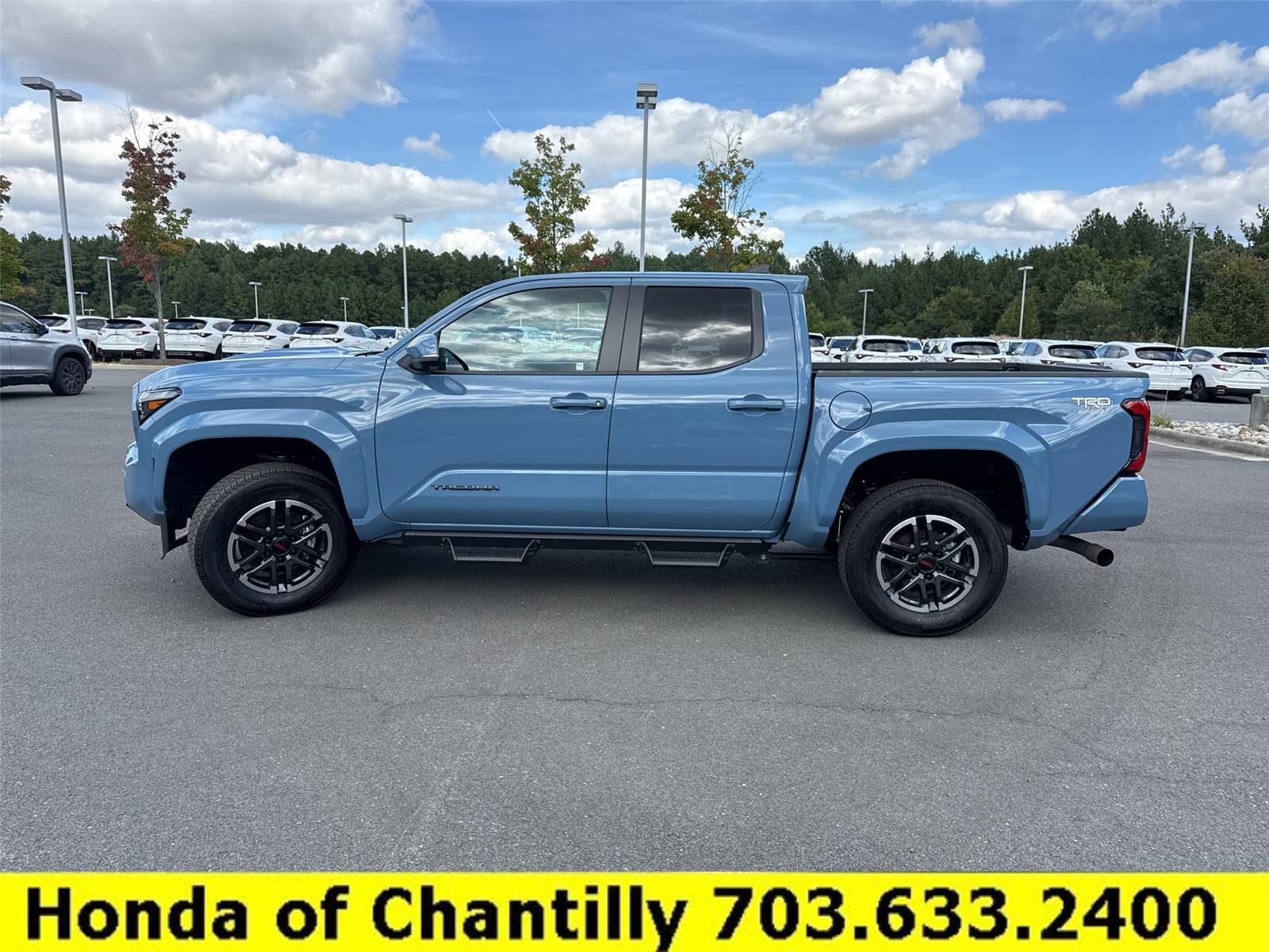 Used 2026 Toyota Tacoma TRD Sport w/ TRD Sport Premium Package AWD/4WD image 4